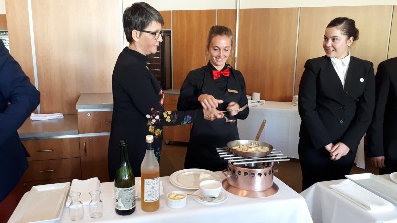 Formation professionnelle en Service de la restauration (DEP) - École hôtelière de la Capitale