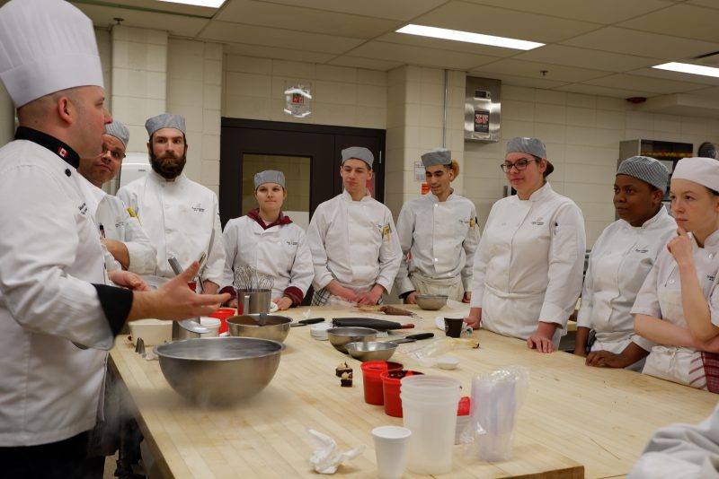 Formation professionnelle en Pâtisserie de restauration contemporaine (ASP) - École hôtelière de la Capitale