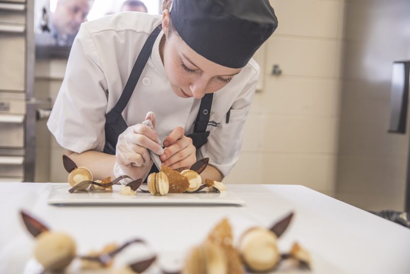 Formation professionnelle en Pâtisserie de restauration contemporaine (ASP) - École hôtelière de la Capitale