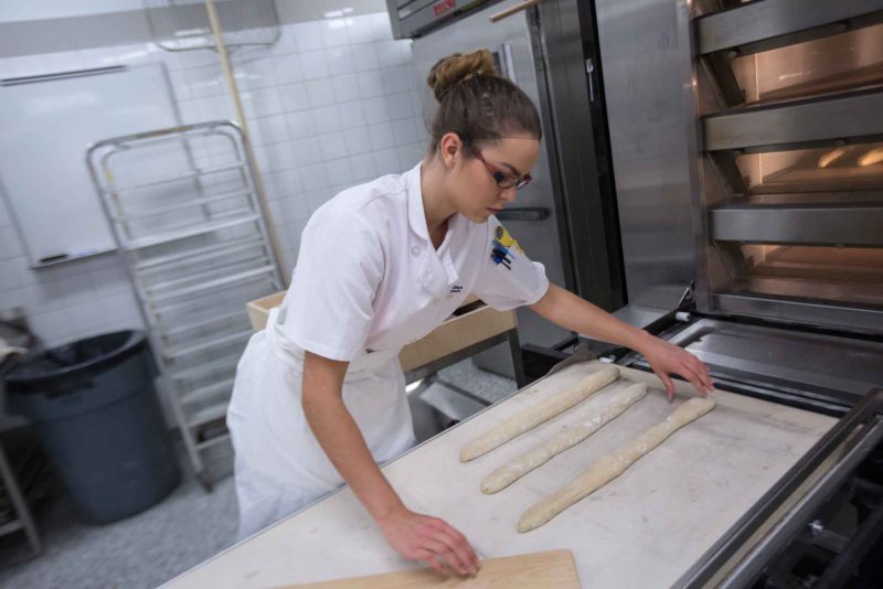 Formation professionnelle en Boulangerie (DEP)  - École hôtelière de la Capitale